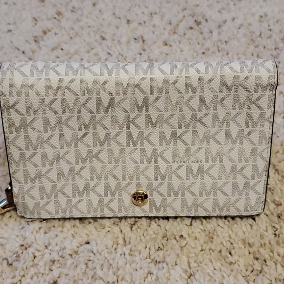 Michael Kors wristlet/wallet - Picture 5 of 5